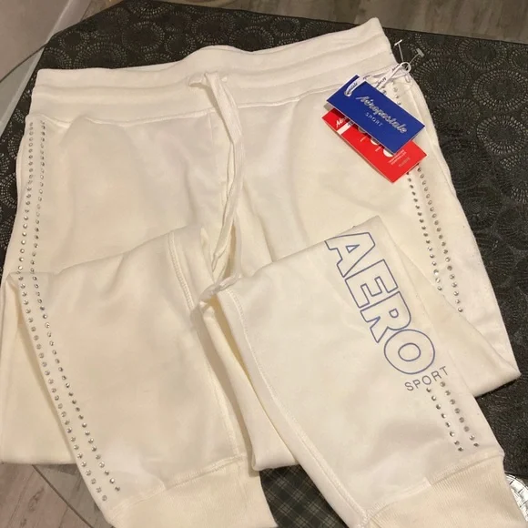 Aeropostale Rhinestone Detail Off-White Sweatpants Joggers - Picture 1 of 8